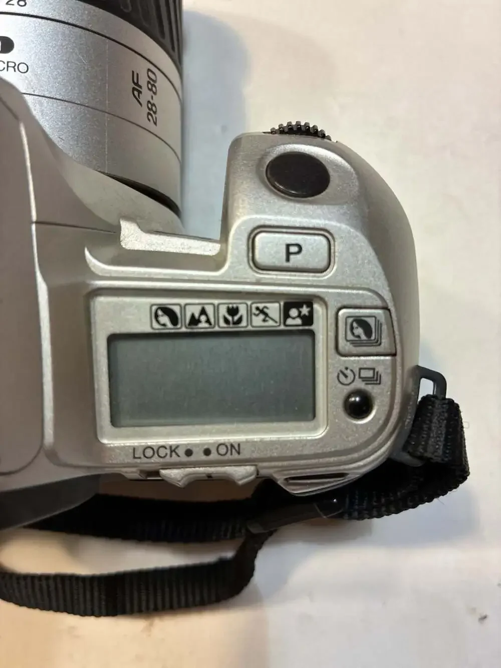 minolta qtsi maxxum 35mm Film Camera W 35-80 AF Lens Works Good